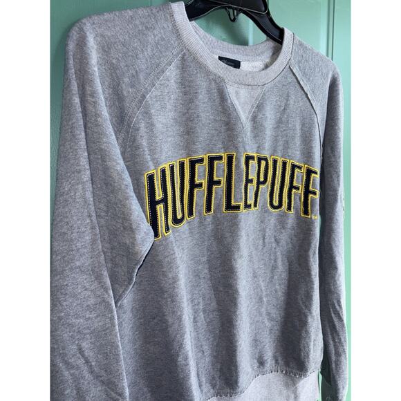 Harry Potter Small Hufflepuff Sweatshirt Universal studios - Picture 4 of 10